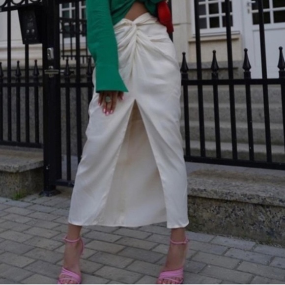 ZARA KNOT FRONT SLIT SKIRT - Picture 6 of 10